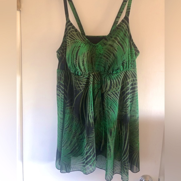 Lane Bryant Tropical print one piece women’s bathing suit. Worn once. Size 18. - Picture 1 of 4